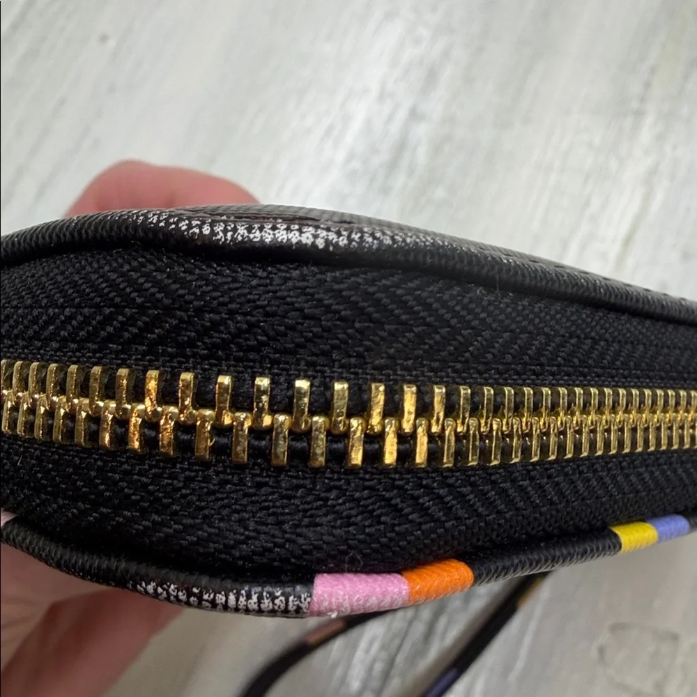 π5/$25 SALE!π Betsy Johnson Rainbow Hearts on Black Faux Leather Zip Up Wallet - Picture 10 of 14